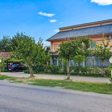 Guesthouse Sobi-Rooms Gradsko Екстер'єр фото